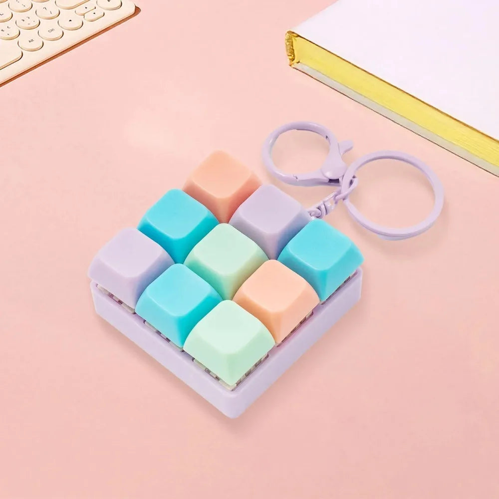 Mini Keyboard Fidget Keychain – 9 Key Decompression Toy